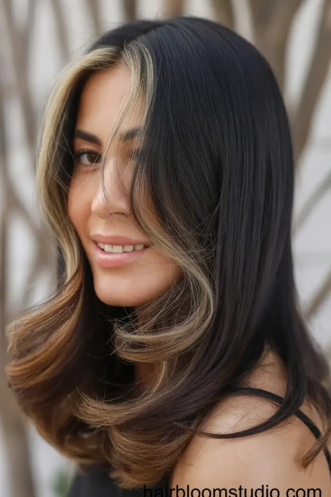 Face-Framing Brown Highlights